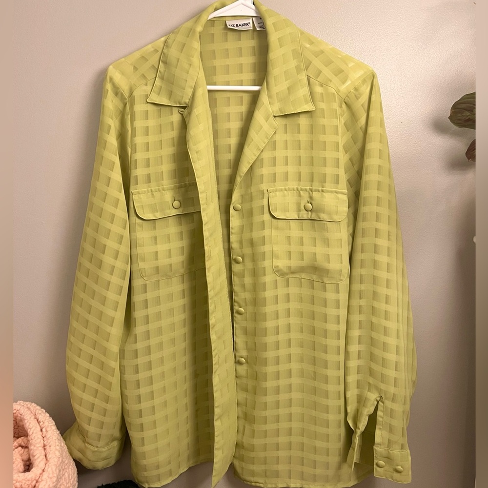 Green sheet vintage long sleeve button-up